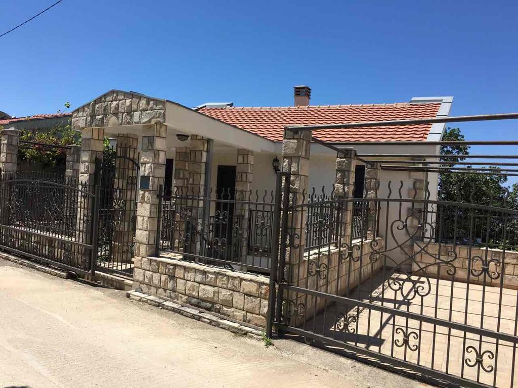 Petrovac Villa Julia מראה חיצוני תמונה