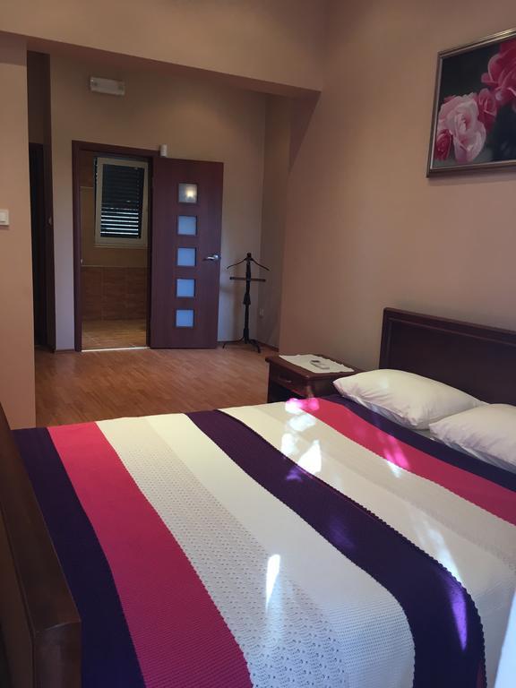 Petrovac Villa Julia מראה חיצוני תמונה
